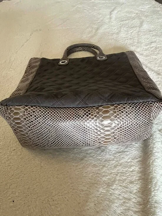 Chico's Gray Quilted Tote Bag Faux Snakeskin Trim and silver Tone - Picture 5 of 7